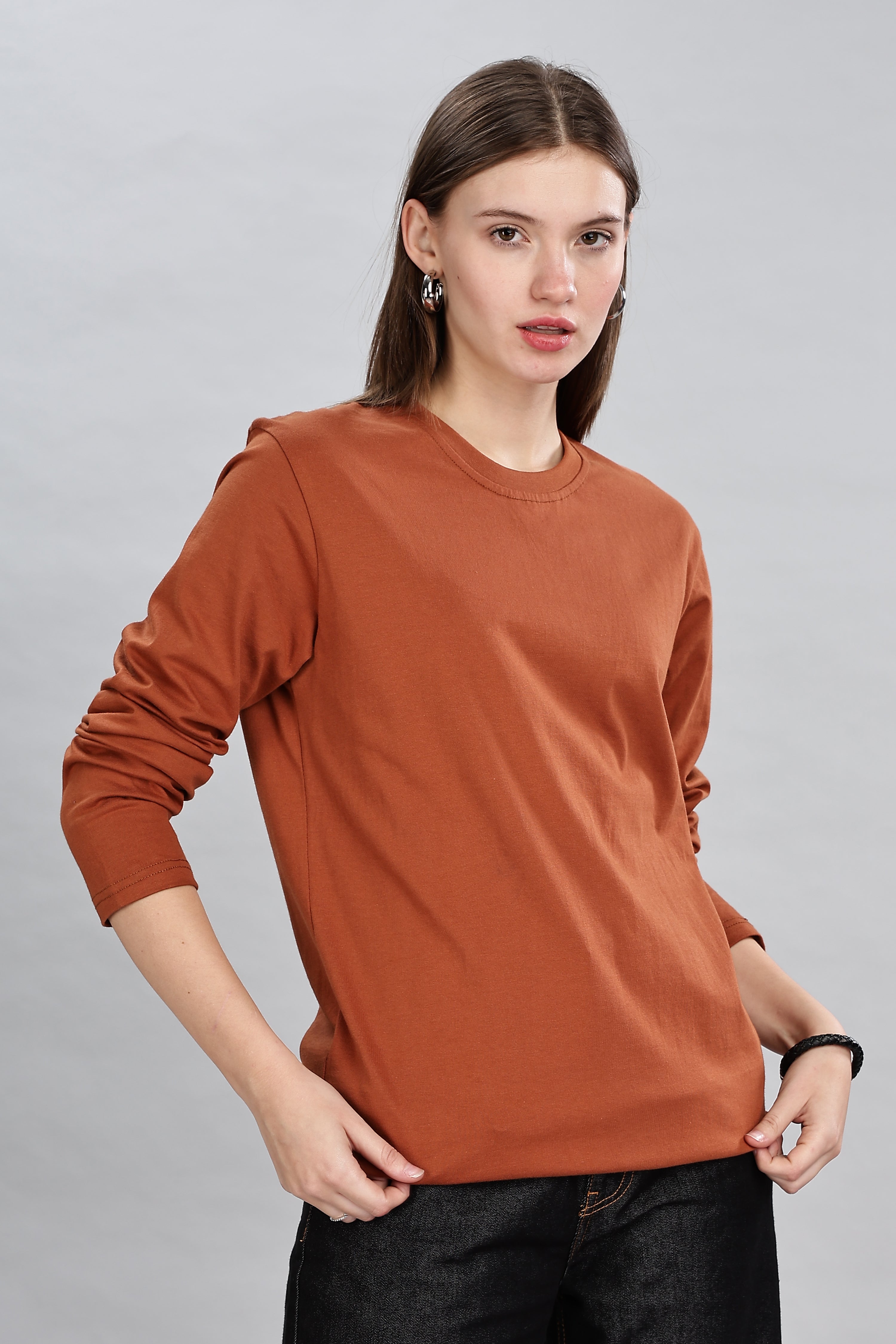 Mud Long Sleeve Rounded Neck T-Shirt
