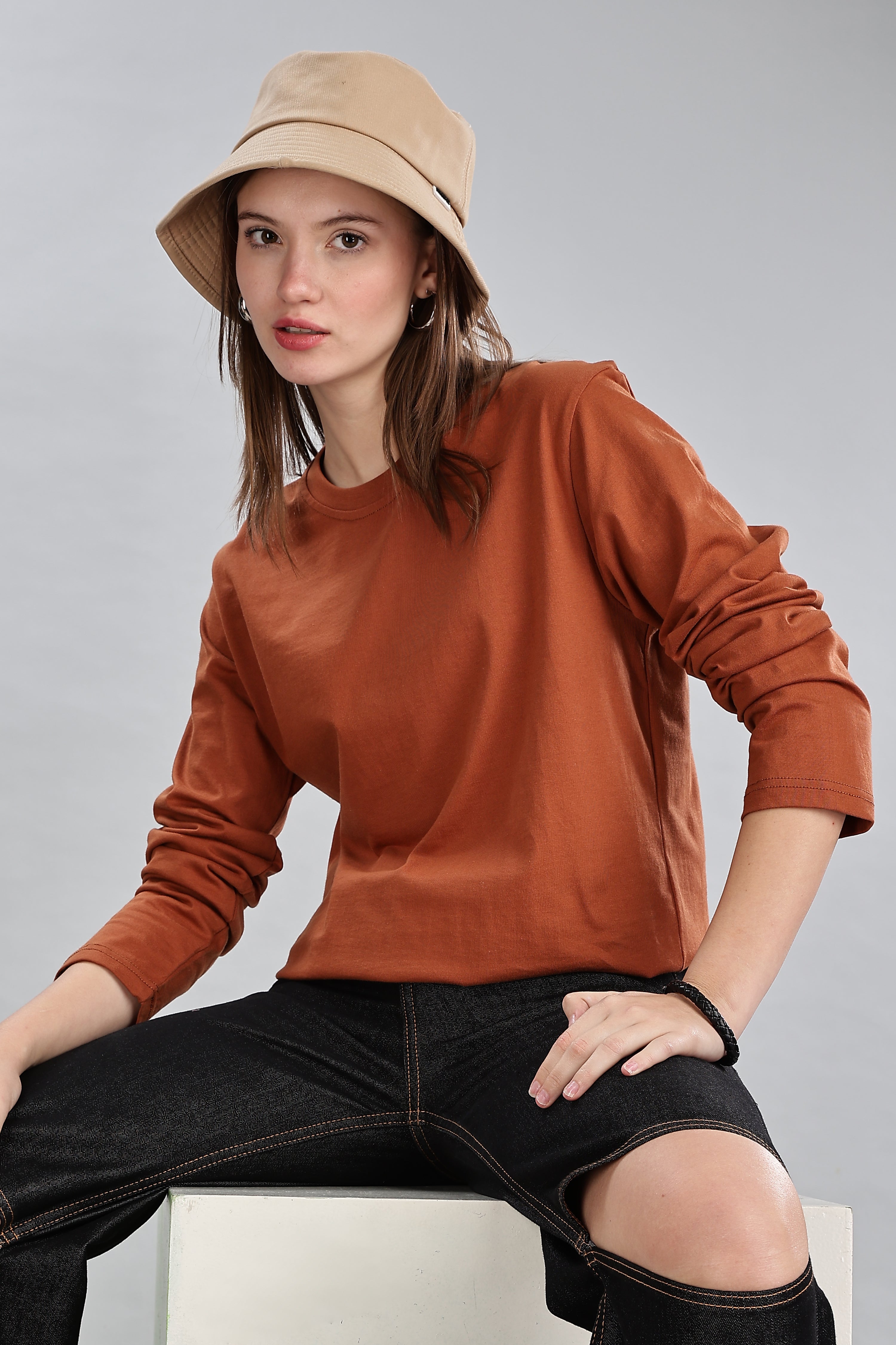 Mud Long Sleeve Rounded Neck T-Shirt