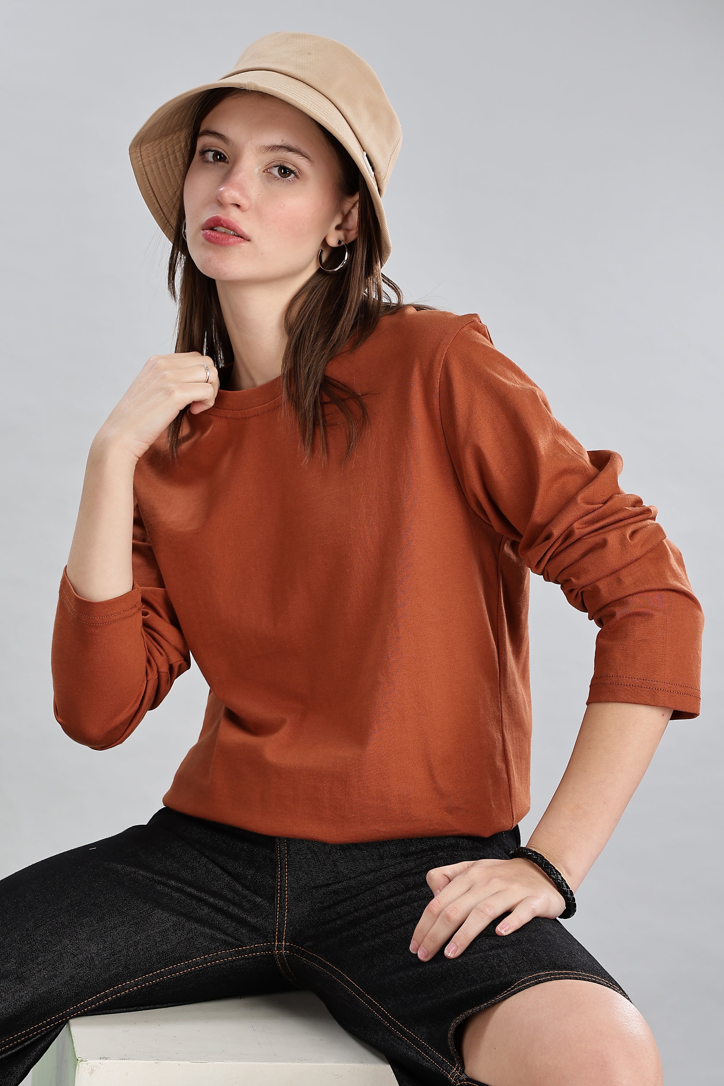 Mud Long Sleeve Rounded Neck T-Shirt